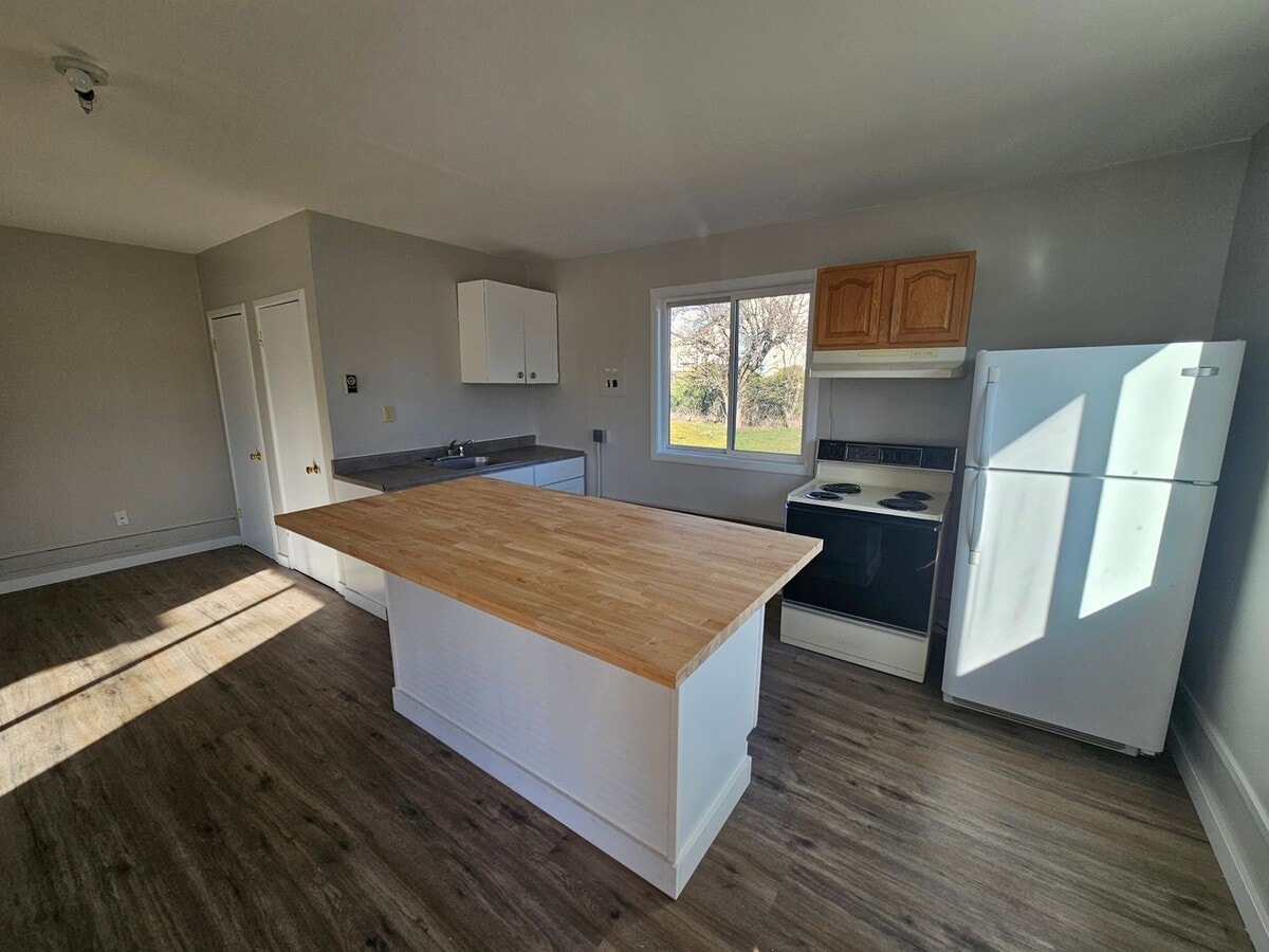 Photo - 1207 M Ave Unit C