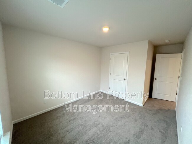 Photo - 1603 Blue Velvet Ln