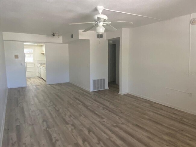 Photo - 911 Washington Ave SW Unit 212