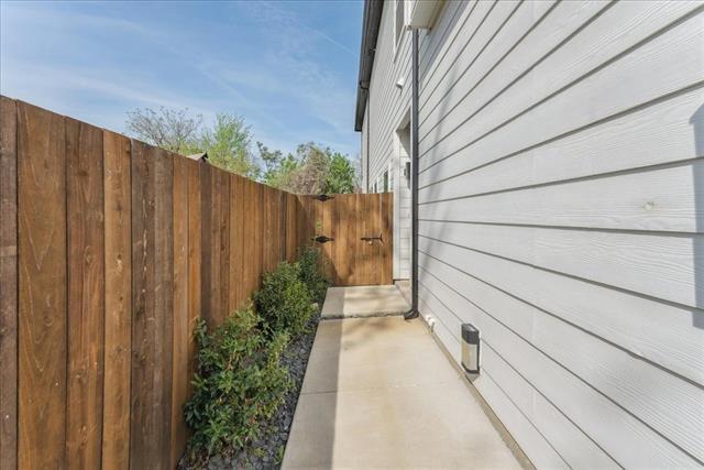 Photo - 2811 Harston St