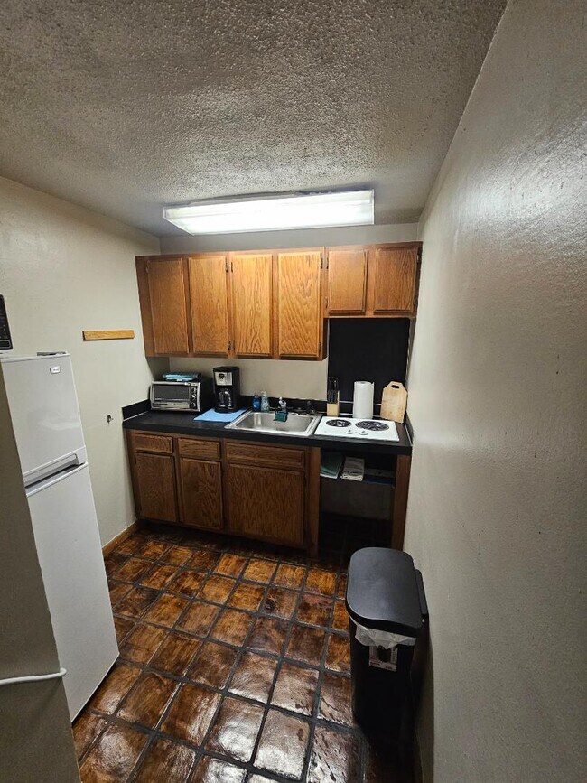 Photo - 311 E Thayer Ave