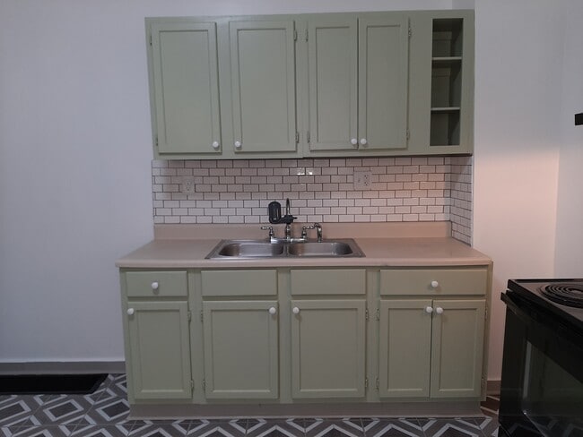 1743 Kitchen - 1743 S 8th St