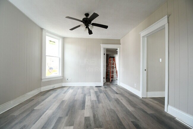 Photo - 715 N 33rd St