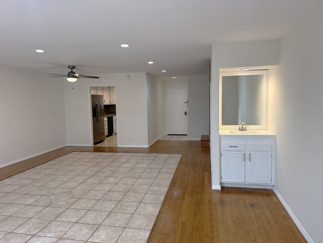 Photo - 2 + 2.5 Santa Monica Condo townhouse Unit 5