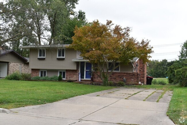 Building Photo - 19031 Green Spruce Ln Rental