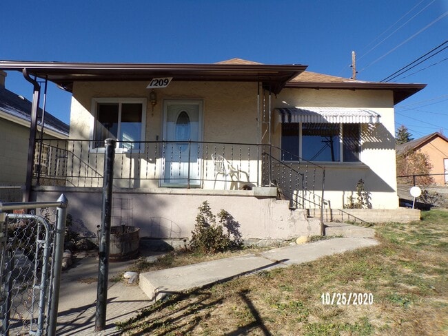 Building Photo - 1209 San Juan St