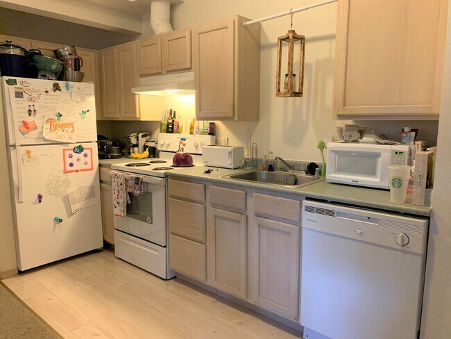 Photo - New England Apartments