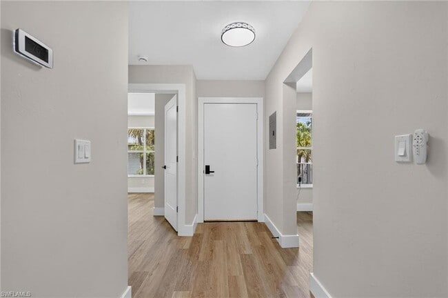 Photo - 1915 Courtyard Way
