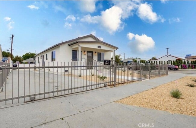 15221 Ibex Ave