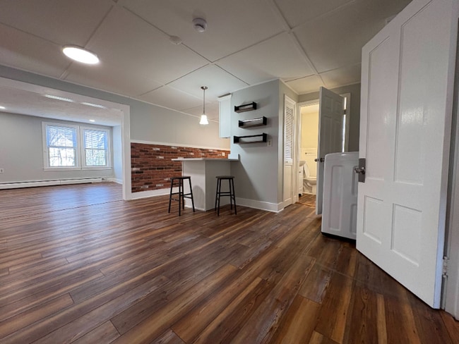 Photo - 84 Quinapoxet St Unidad 3