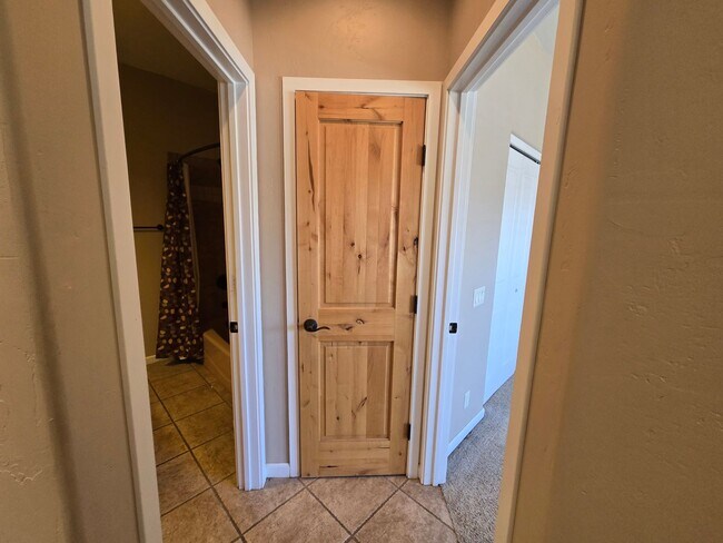 Photo - 215 Valley View Dr