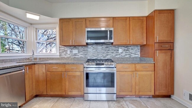 Building Photo - 1604 Woodhill Ct