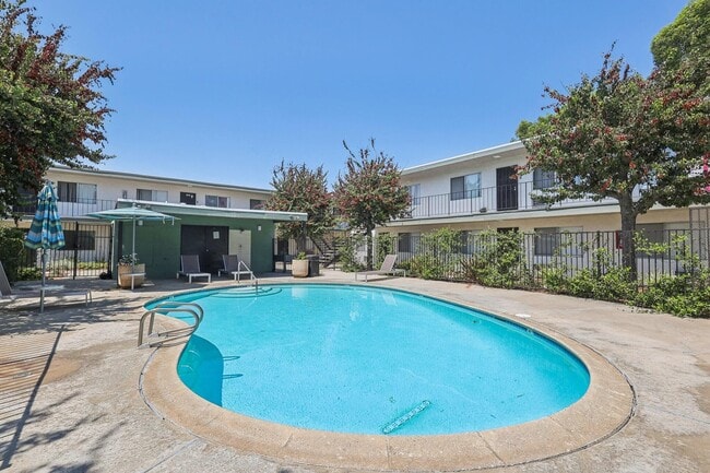Valle at 9209 Kenwood