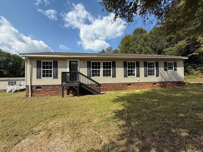 Building Photo - 3bed/2ba Single Family Home