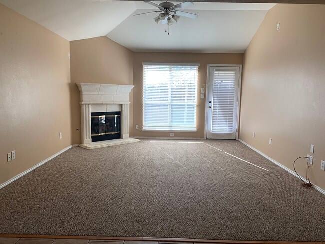 Photo - 1100 Dixon Ln