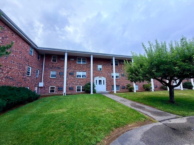 Building Photo - 89 Pleasant St Unit C1