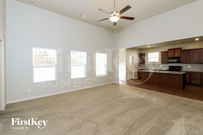 Photo - 144 Scotland Dr