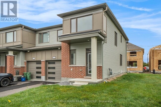 Photo - 722 Quilter Row