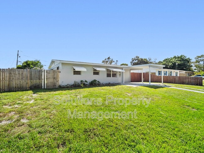 Photo - 2033 Robinhood Dr