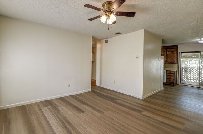 Building Photo - 266 Blocker Ln Unit 2