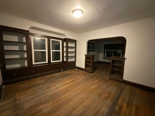 Photo - 10012 Greenview Ave Unidad Down