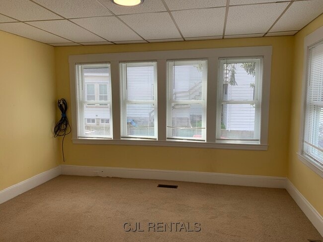 Photo - 275 Crescent St Unit 1