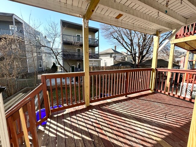 Building Photo - 153 E Cottage St Unit 1 Rental