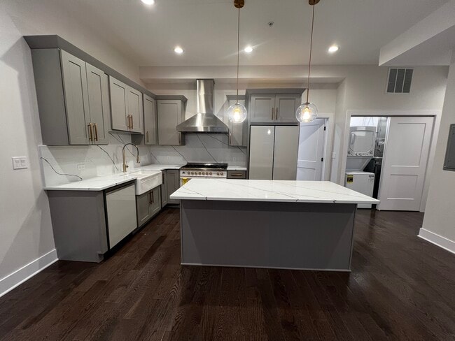 Photo - 4819 Main St Unit 203