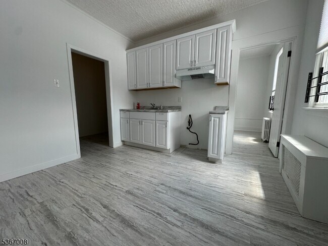 Photo - 526 Valley Brook Ave