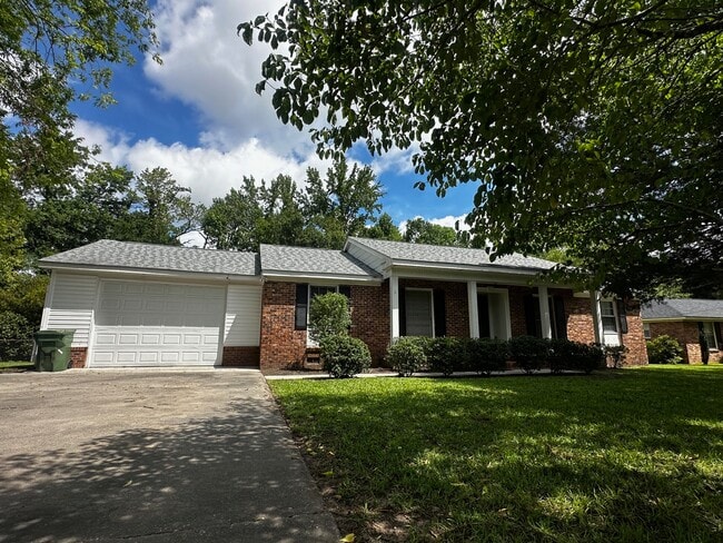 Photo - 2527 Kingston Dr