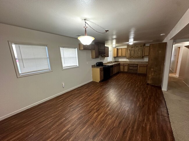 507 N FM 156