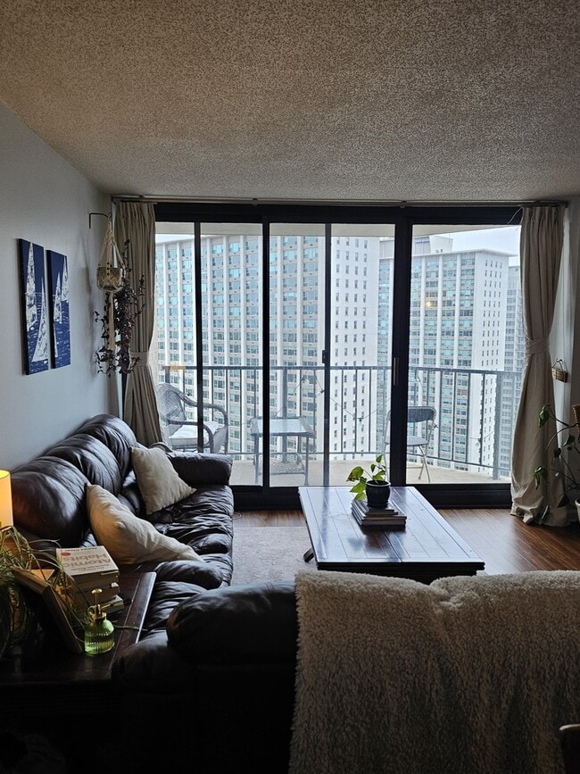 Photo - 3660 N Lake Shore Dr Unidad 2205