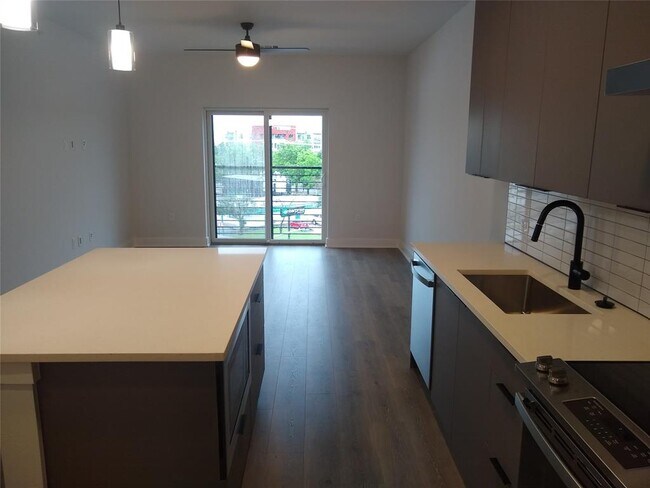 2220 Webberville Rd Unit 403