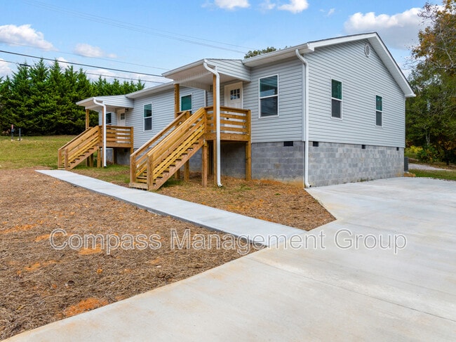 Photo - 6900 Seaver Dr NW