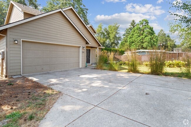 Building Photo - Coming Soon!  Charming 3 Bedroom / 2.5 Bat... Rental
