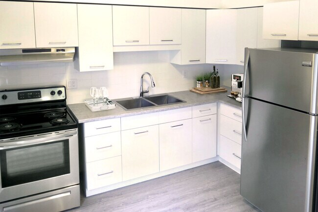 Photo - Villages of Hyde Park