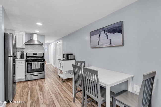 Photo - 68 Clark Ave Unidad 1E