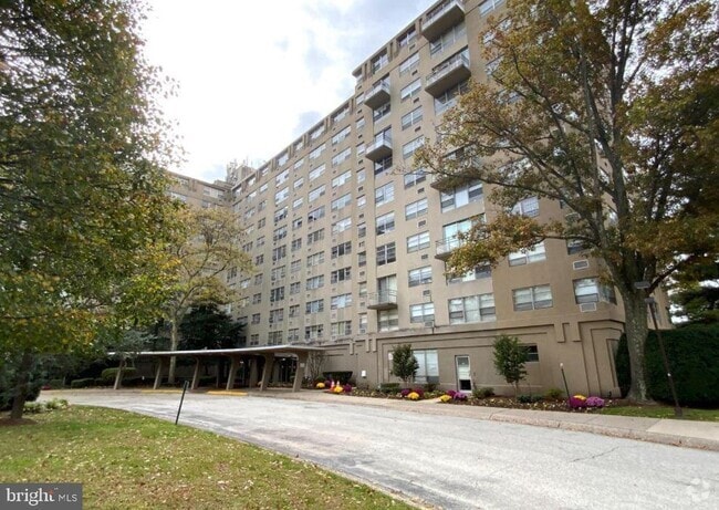 Building Photo - 1030 E Lancaster Ave Unit 110 Rental
