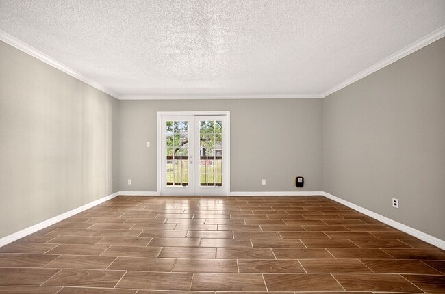 Building Photo - Serravella - 285-202 Unit 285-202
