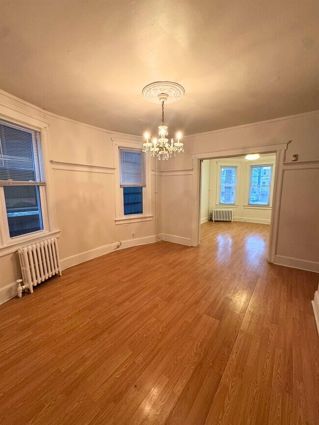 Photo - 186 Avenue C