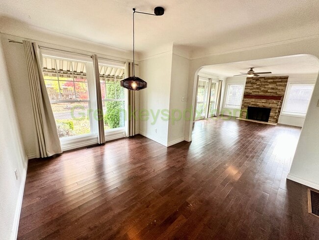 Photo - 4-Bedroom 2-Bathroom Mid-Century Ranch wit...