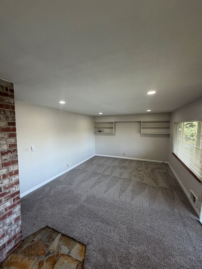 Photo - 852 W Nickerson St Unit 854