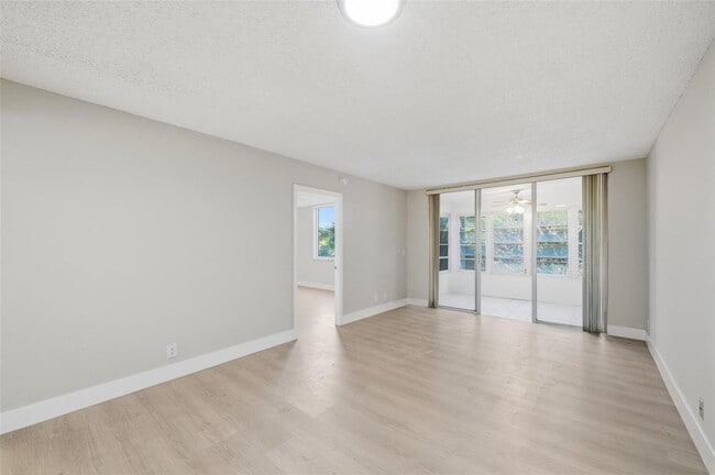 Photo - 9430 Poinciana Pl Unit 409