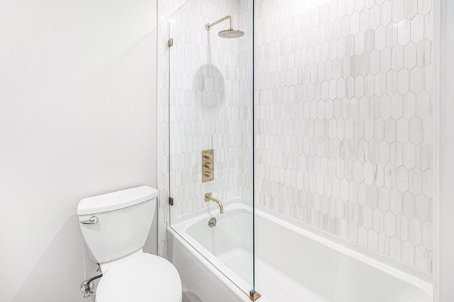 Photo - 2798 NE 2nd Ave