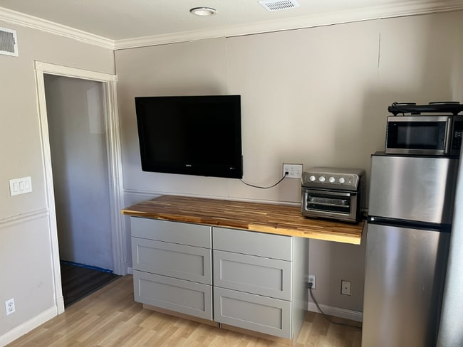 Building Photo - 5978 Montalvo Dr Rental