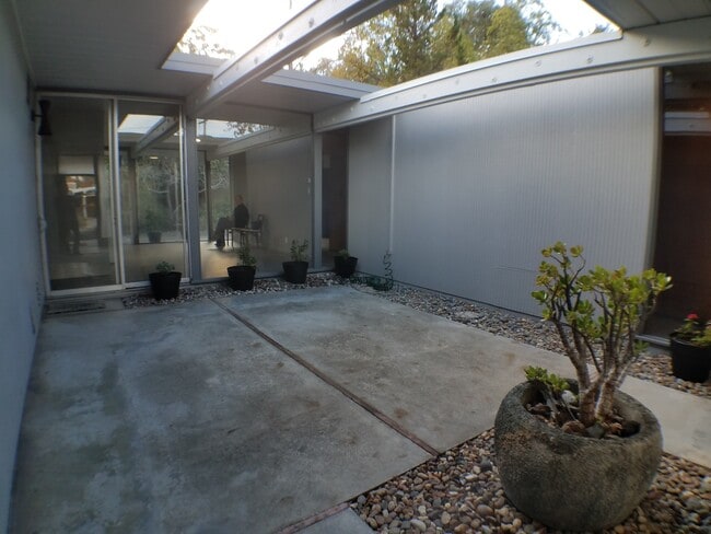 Photo - Eichler home near downtown Walnut Creek
