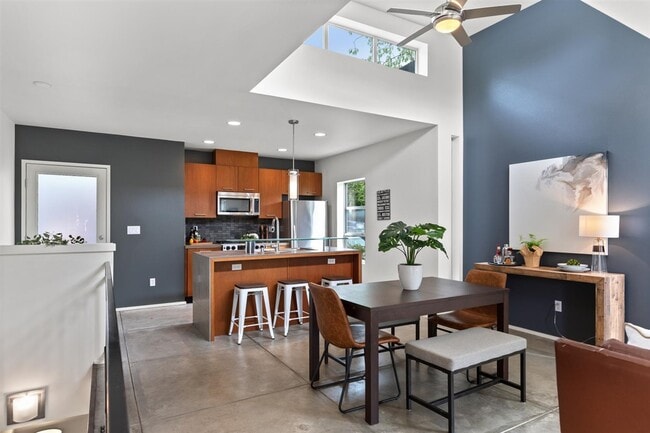 Building Photo - 1800 11th Ave