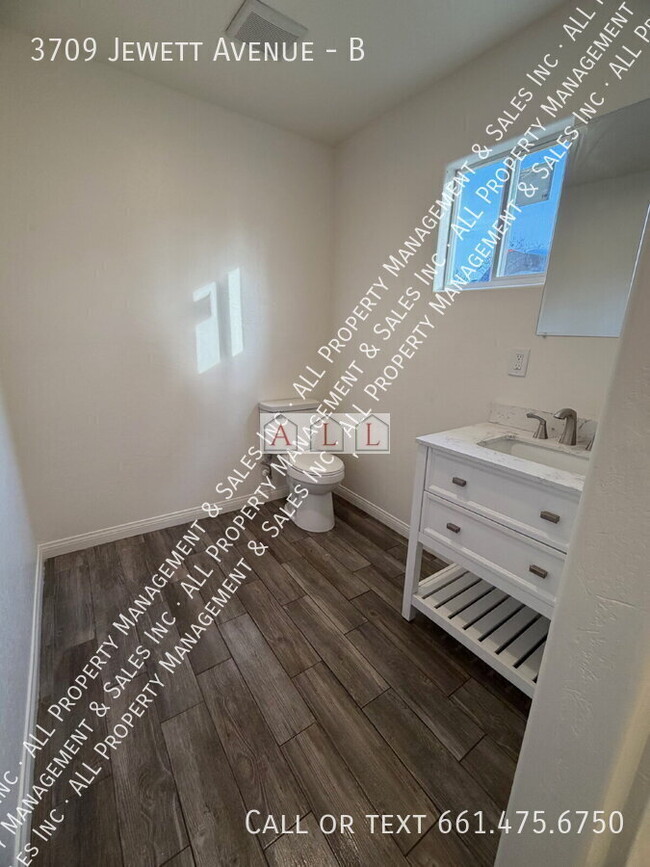 Photo - 3709 Jewett Ave Unit B