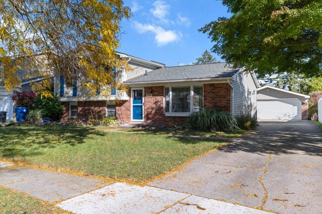 Photo - 230 Selkirk St