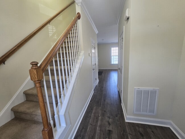 Photo - 6 Viburnum Ln